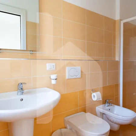 Homiday - K2 Aparthotel Pineto