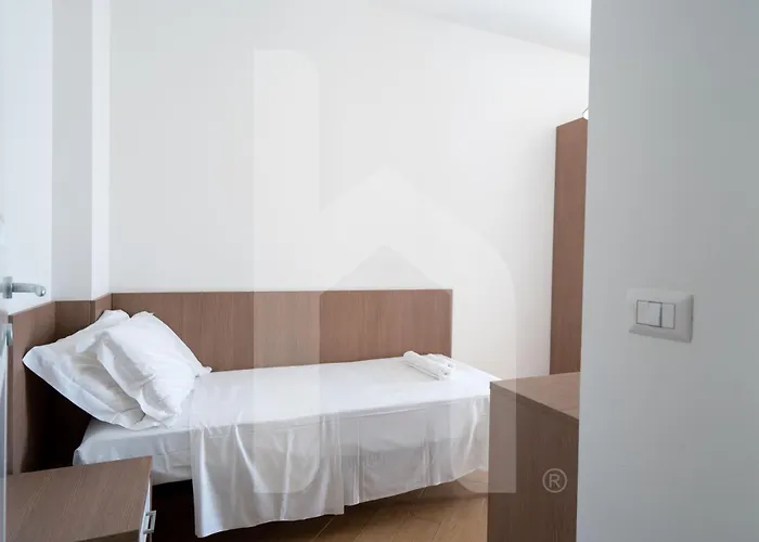 Homiday - K2 Apart Otel Pineto