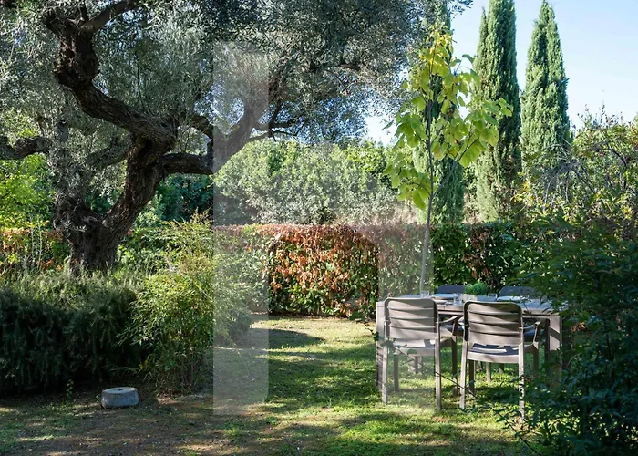 Homiday - K2 Apart Otel Pineto